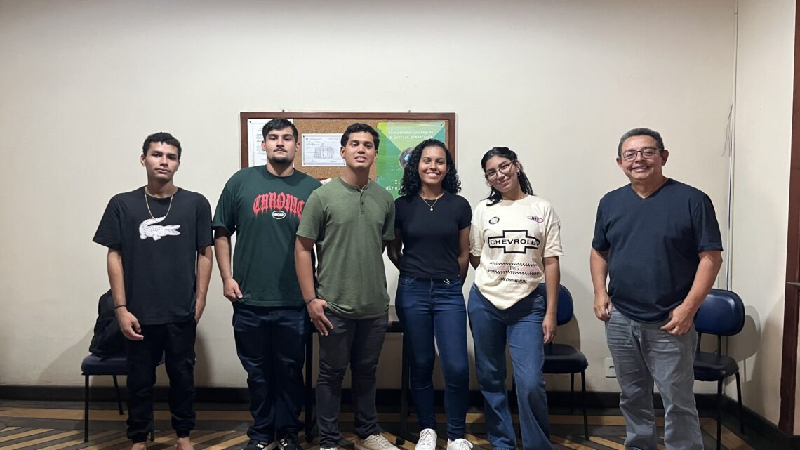 Estudantes de Engenharia da Estácio visitam o SENGE/PA e apresentam projeto de estufa automatizada